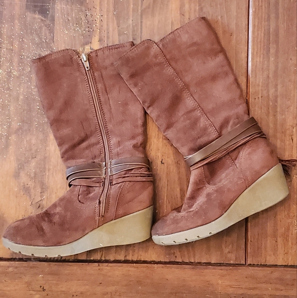 Girls Tall Brown Boots Size 1 - Picture 6 of 6